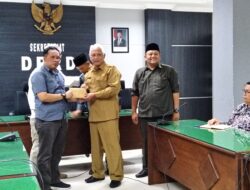 Kantor DPRD Ngawi Ratusan Warga Gelar Aksi Solidaritas Peduli Nira