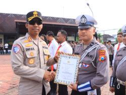Kapolres Beri Penghargaan 51 Personel Polres Ngawi Yang Berprestasi