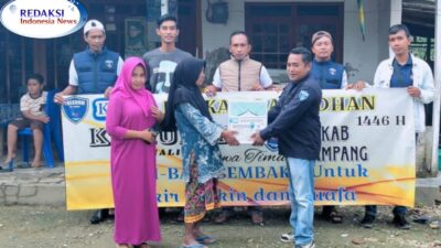 Ramadhan Berbagi, KJJT Sampang Salurkan Ratusan Sembako Gratis untuk Warga