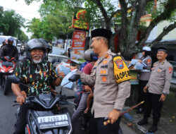 Ramadhan Suci, Polres Ngawi Berbagi Takjil Untuk Masyarakat