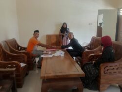 Menjelang Idul Fitri, Pemdes Tulakan Cairkan Honor Guru PAUD dan TPA