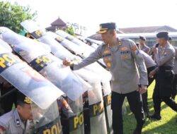 Kapolres Madiun Pimpin Langsung Latihan Dalmas Jelang Pengamanan Mayday 2025