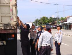 Truk ODOL Dihentikan! Satlantas Polres Madiun Gelar Razia di Dumpil