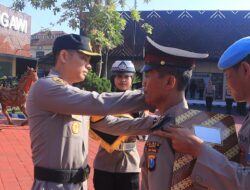 Kapolres Ngawi Pimpin Upacara Kenaikan Pangkat Pengabdian