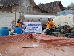 Bentuk Kepedulian Insan Pers, Perwakilan Anggota AJII Salurkan Air Bersih untuk Warga Dusun Gagan